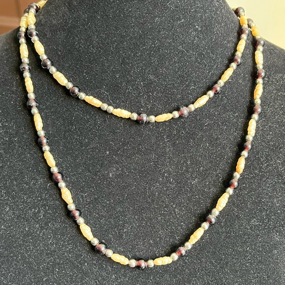Vintage Freshwater Pearl Style & Garnet Glass Beaded Long Necklace - Picture 3 of 4